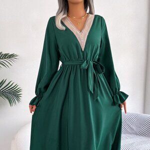 Contrast Belted Flounce Sleeve Dress